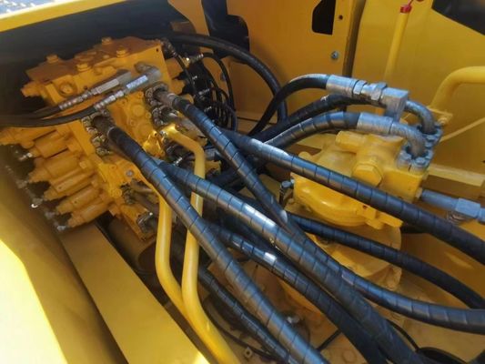 Used Komatsu PC240LC Excavator, 9982mm Max Digging Height, 6917mm Depth