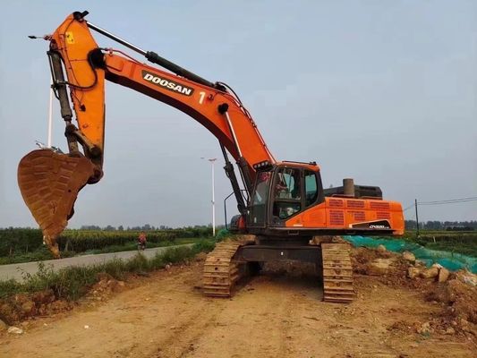 Doosan DX520LC Crawler Hydraulic Excavator With 52 Ton Machine Weight