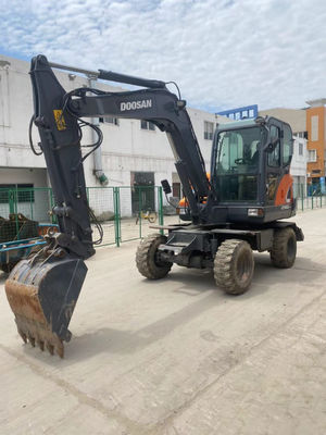 DX60 Used Doosan Excavator With 5550kg Operating Weight 42.5KW Engine Power