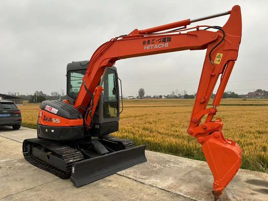 Hitachi ZX55 Ekskavatörü, kolay kullanım ve manevra için kompakt ve esnek tasarım